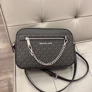NWT MICHAEL KORS WOMENS LARGE ZIP CHAIN CROSSBODY BAG BLACK MK LOGO SILVER